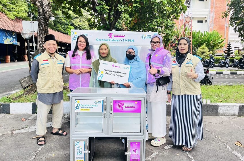 Srikandi PLN Beri Bantuan Gerobak Usaha