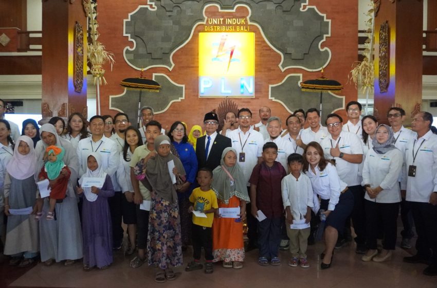 Berbagai Kebahagiaan di Hari Listrik Nasional ke – 79, PLN Beri Santunan Kepada Anak Yatim dan Dhuafa