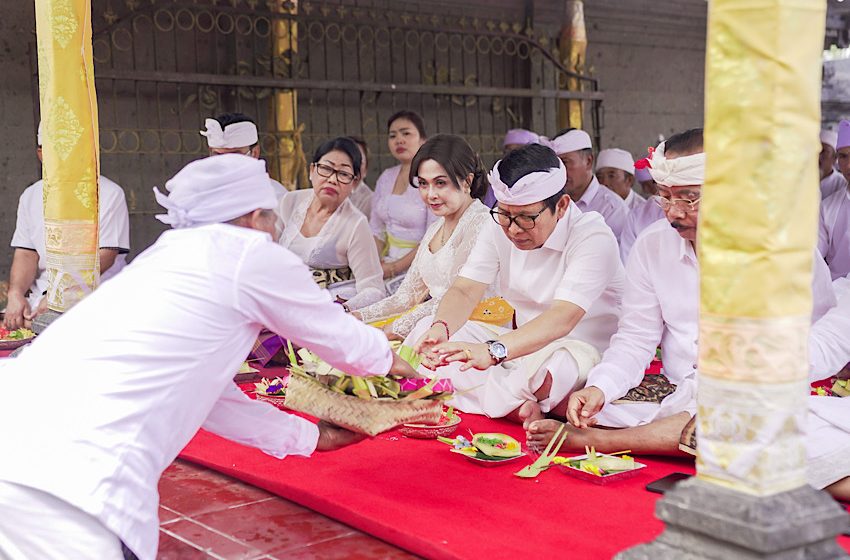 Bupati Adi Arnawa Pastikan Lanjutkan Pembangunan Pura Pedharman Arya Kanuruhan