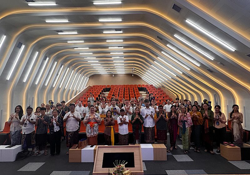 Unwar Luluskan 43 Mahasiswa Asing, Kukuhkan Diri sebagai Kampus Bertaraf Internasional