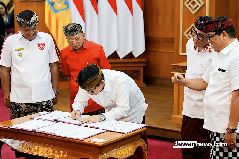  Dorong Angkutan Publik, Bupati Adi Arnawa Tandatangani MoU Trans Metro Dewata