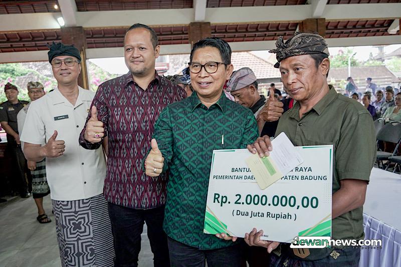  24 Ribu KK di Mengwi dan 9 Ribu KK di Kuta Utara Terima Bantuan Galungan