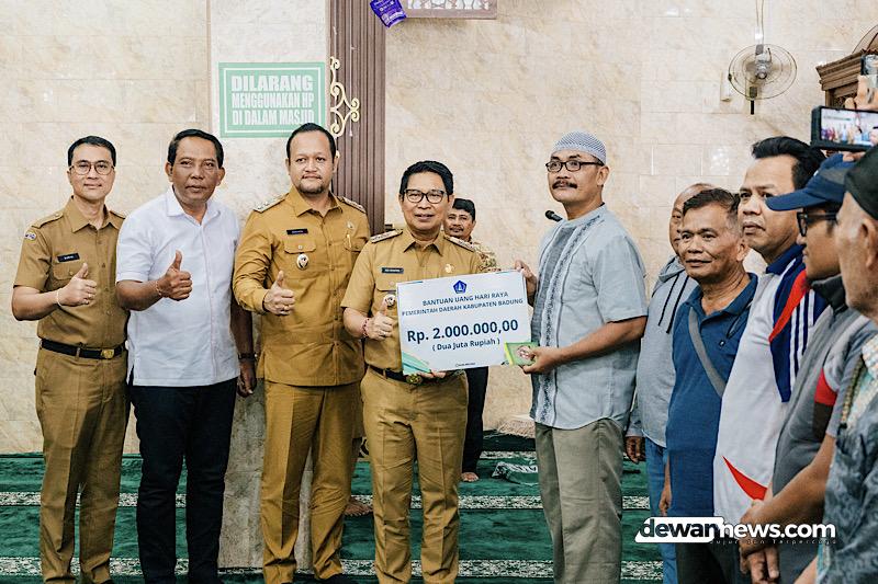  Jelang Lebaran, Ribuan KK Muslim di Badung Terima Bantuan Sosial