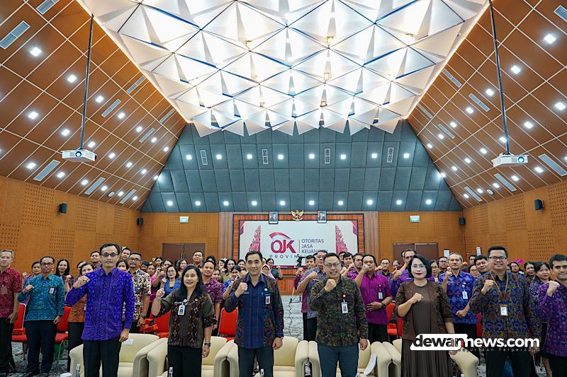  Cegah Pinjol Ilegal, OJK Bali Bekali Guru SMA Modul Literasi Keuangan