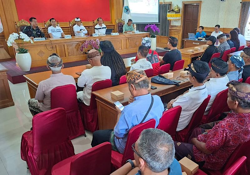  Bupati Adi Arnawa Sosialisasikan Penataan Taman dan Sentra Kompos Desa Sangeh