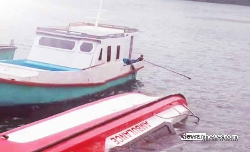  Kapal Ambulans Milik Dinkes  Flotim Diduga Sengaja Dibiarkan Terbengkalai di TPI