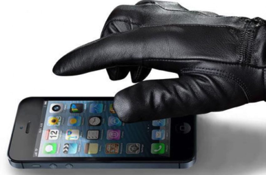  Gelapkan  8 Buah Iphone, Feby Dituntut 3 Tahun Penjara