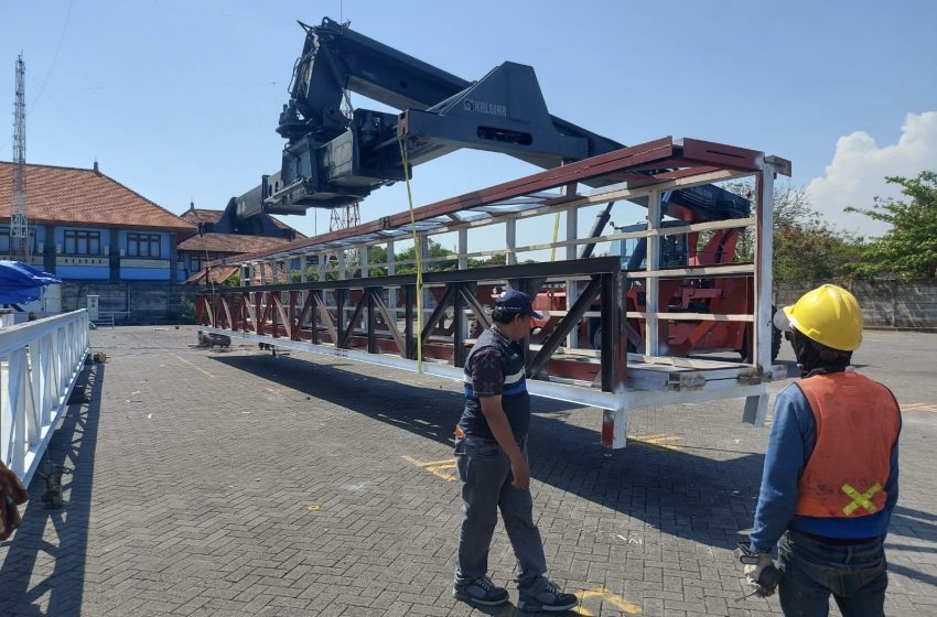 Pelindo Regional 3 Siapkan Gangway sepanjang 46 Meter Sambut Kedatangan Cruise Celebrity Solstice