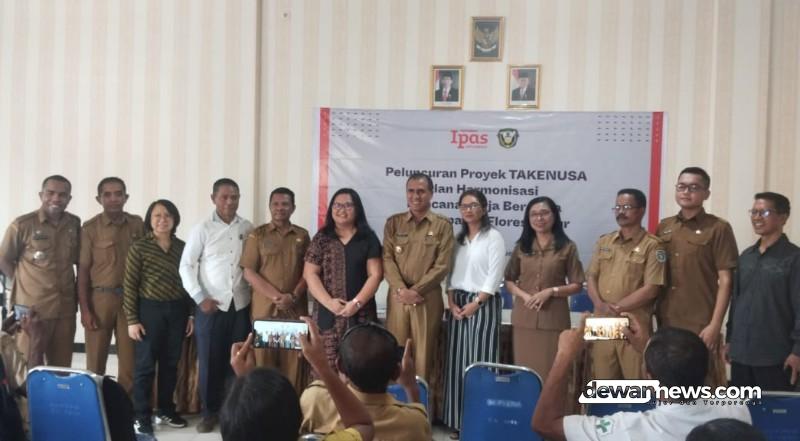 Penjabat Bupati Doris Alexander Rihi Membuka Dengan Resmi Peroyek TAKENUSA