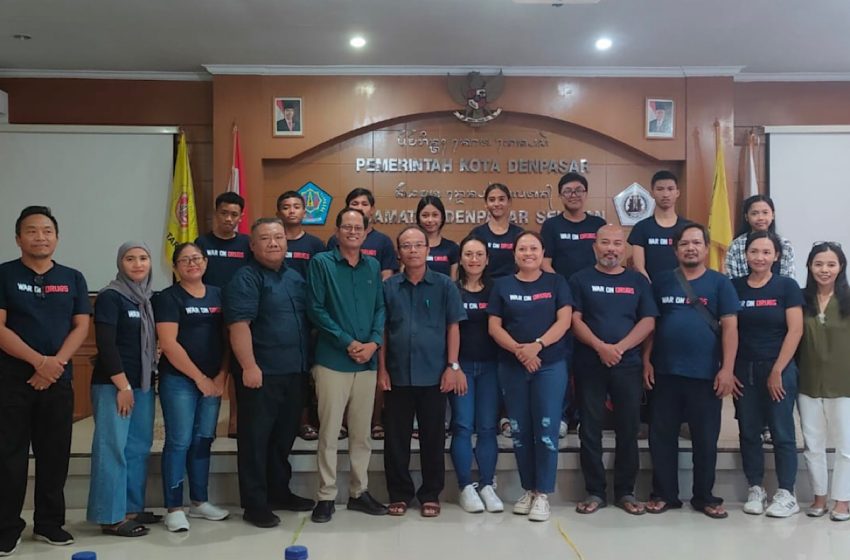  Komitmen Berikan Edukasi Bahaya Narkoba, Desa Sidakarya Terima Penghargaan dari BNN Kota Denpasar