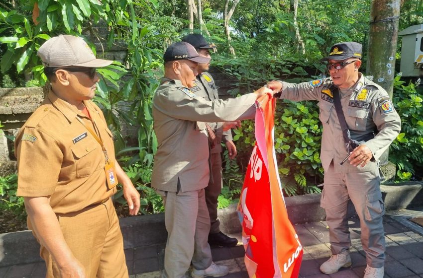  Satpol PP Denpasar Tertibkan Puluhan Baliho, Spanduk, Banner, Umbul-umbul, dan Pamflet Tanpa Izin