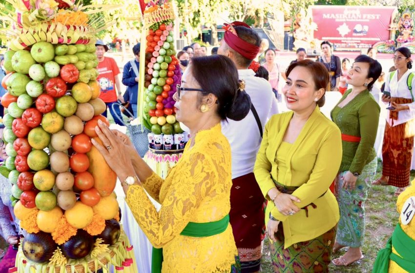  Lomba Gebogan “Masikian” Fest, Ajang Pelestarian Budaya