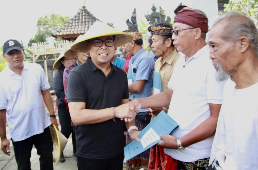  Perkuat Sektor Pertanian dan  Keberlanjutan Produksi Pangan Lokal, Pemkot Denpasar Serahkan Bantuan Hibah Kepada Petani