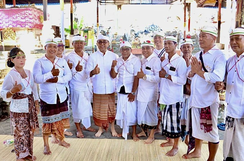  Walikota Jaya Negara Hadiri Upacara Majaya-Jaya Bendesa dan Prajuru Adat Serangan