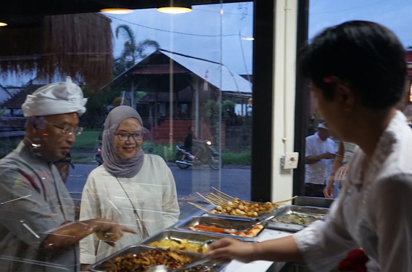  Sayaga Bali Initiatives Resmikan Warung Rakyat dengan Konsep “Makan Bayar Semampunya”