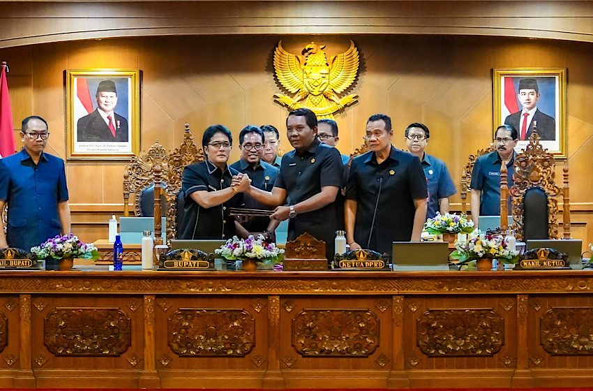  Tiga Fraksi DPRD Badung Sepakati Raperda RTRW Badung 2025-2045