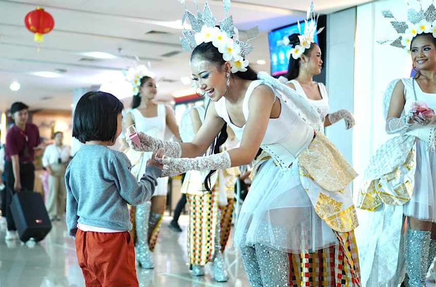  Bandara Ngurah Rai Sajikan Kejutan Manis di Hari Valentine, Ada Parade Cupid!