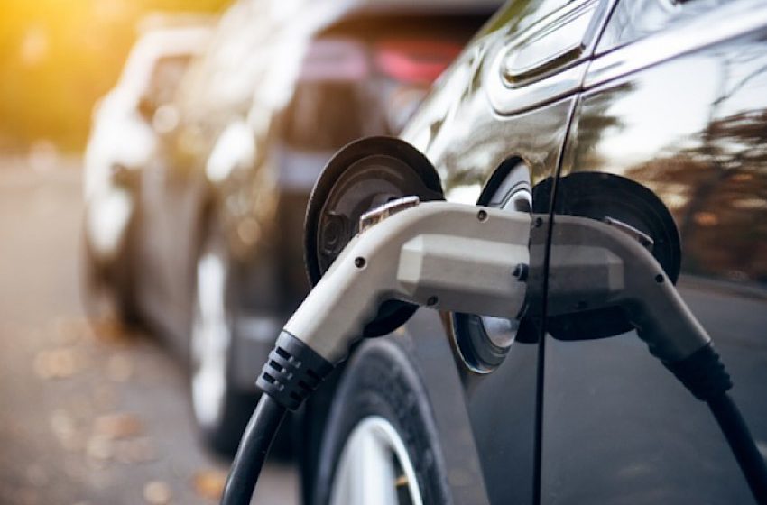  Kabar Baik! Pajak Kendaraan Listrik & Hybrid Dapat Insentif hingga Akhir 2025