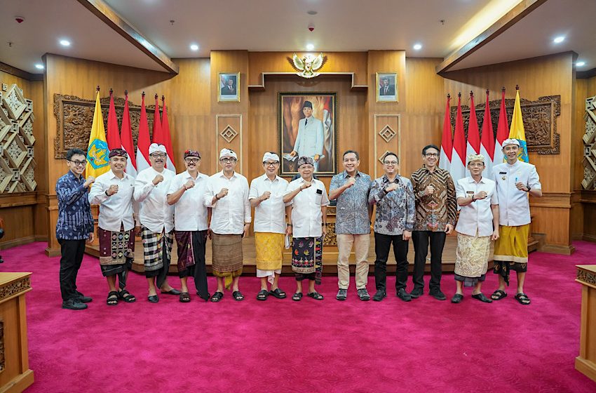  Jajaki Inovasi Pengelolaan Sampah, Bupati Adi Arnawa Rapat Bersama Gubernur
