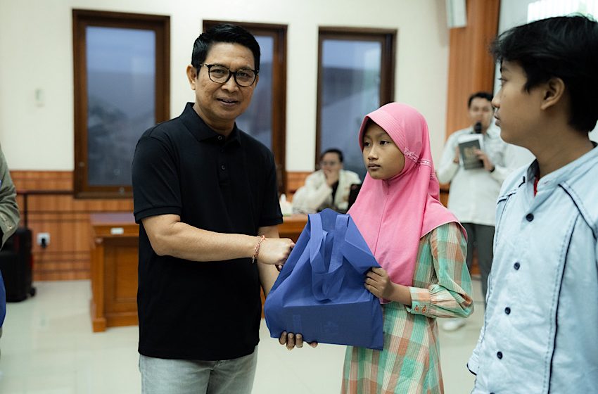 Bupati Adi Arnawa Hadiri Berkah Ramadhan 1446 H, Tekankan Pentingnya Stabilitas Sosial