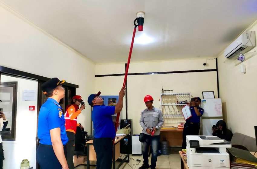  Tak Main-Main! PLN Pasang Fire Alarm Canggih Demi Layanan Tanpa Gangguan