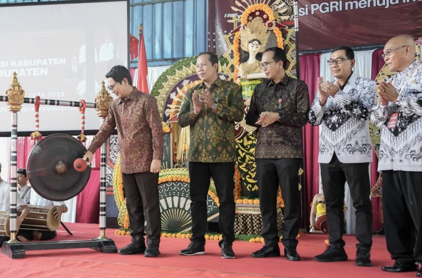  Konkab PGRI Badung Resmi Dibuka, Ini Pesan Penting Bupati Adi Arnawa