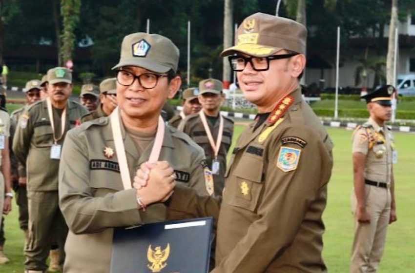  Bupati & Wabup Badung Terima Pin Kehormatan, Ini Maknanya