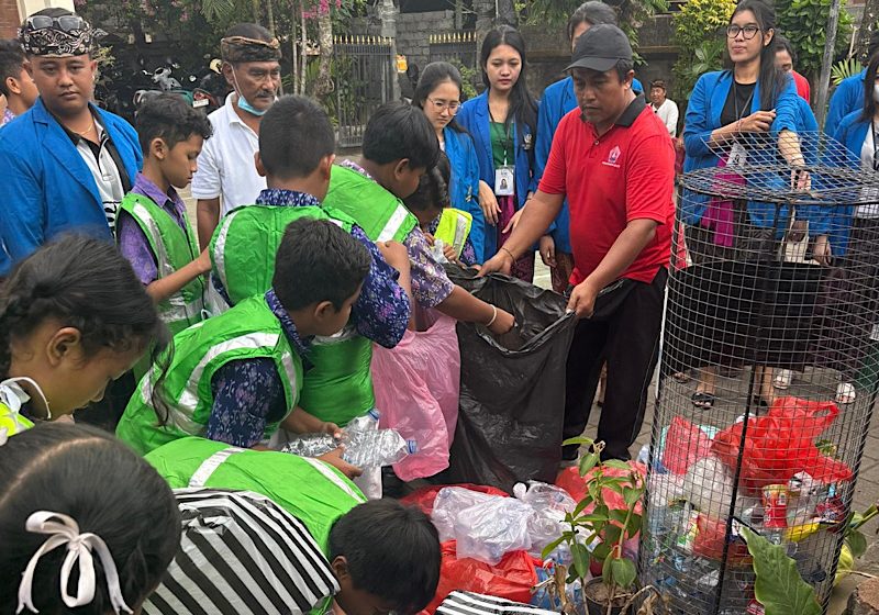  Mahasiswa Unwar Jadi Motor Penggerak Atasi Sampah Bali