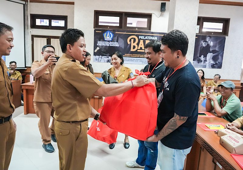  DiskopUKMP Badung Cetak Wirausaha Baru Lewat Pelatihan Barber