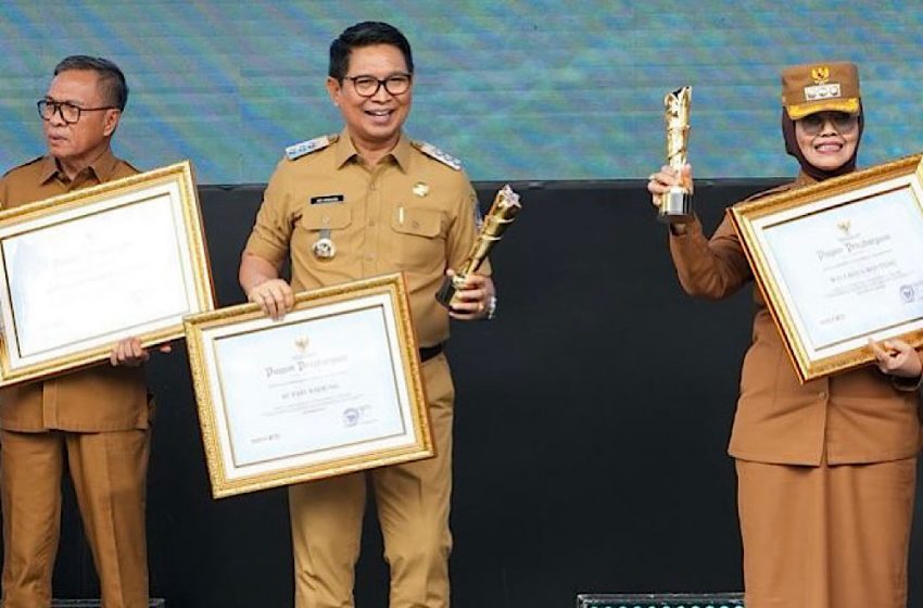  Adi Arnawa Terima Upakarya Wanua Nugraha 2025 dari Kemendagri