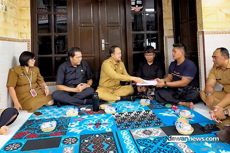  Wabup Bagus Alit Sucipta Melayat, Serahkan Akta Kematian dan Bantuan