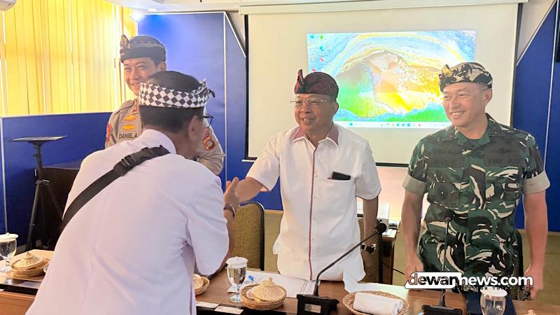  Polemik Sampah Bali, Koster Putuskan Solusi Sementara